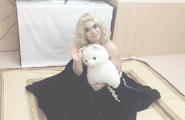 薄くなっていく、ジョセフィーヌを抱いたトン之丞の写真