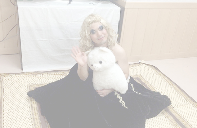 どんどん薄くなっていく、ジョセフィーヌを抱いたトン之丞の写真
