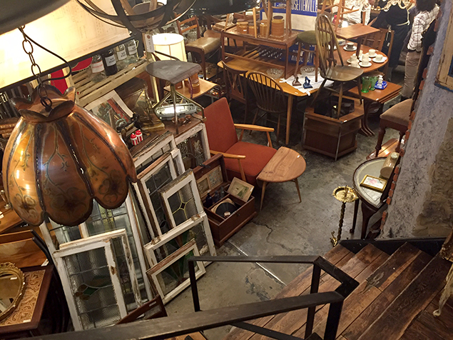 70B ANTIQUESの店内写真