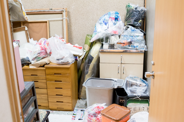 北の部屋にまとめられた、出たゴミの写真