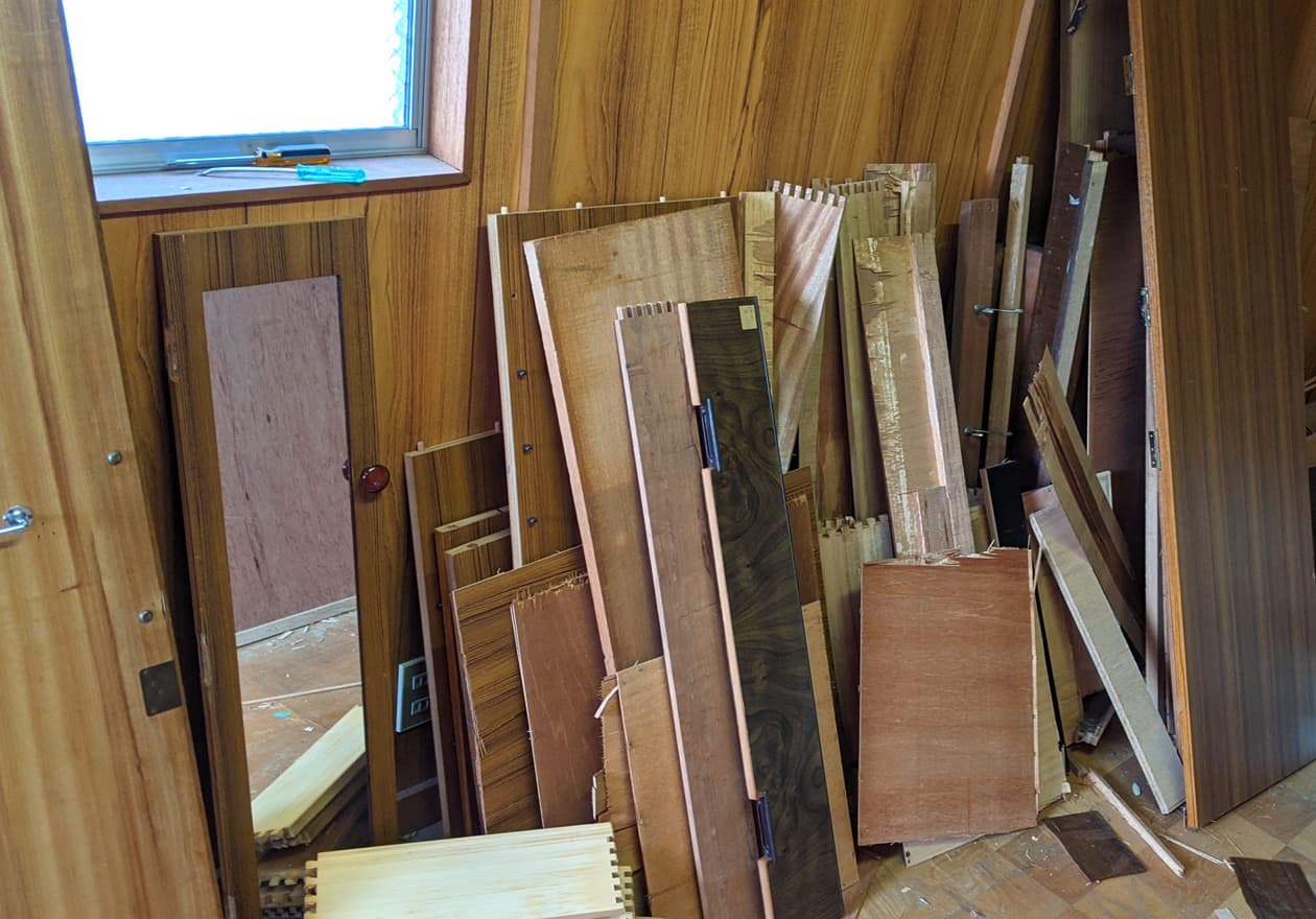 実家の倉庫整理 終盤戦に突入 大物家具も解体してスッキリ 片付けトントン