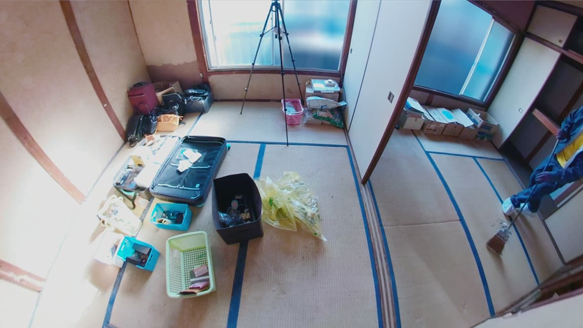 【名古屋市2DK：片付け後】貴重品等の残しておくモノを置いてある寝室の写真