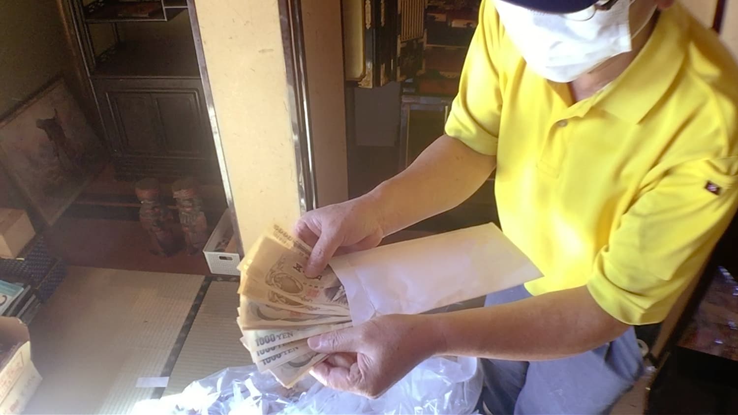 お仏壇から現金が出てきた時の写真