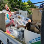 回収した不用品を積んだトラックの画像