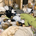 名古屋市名東区の寮で退去後に荷物が多く残った室内を描いた片付け・清掃事例のイラスト