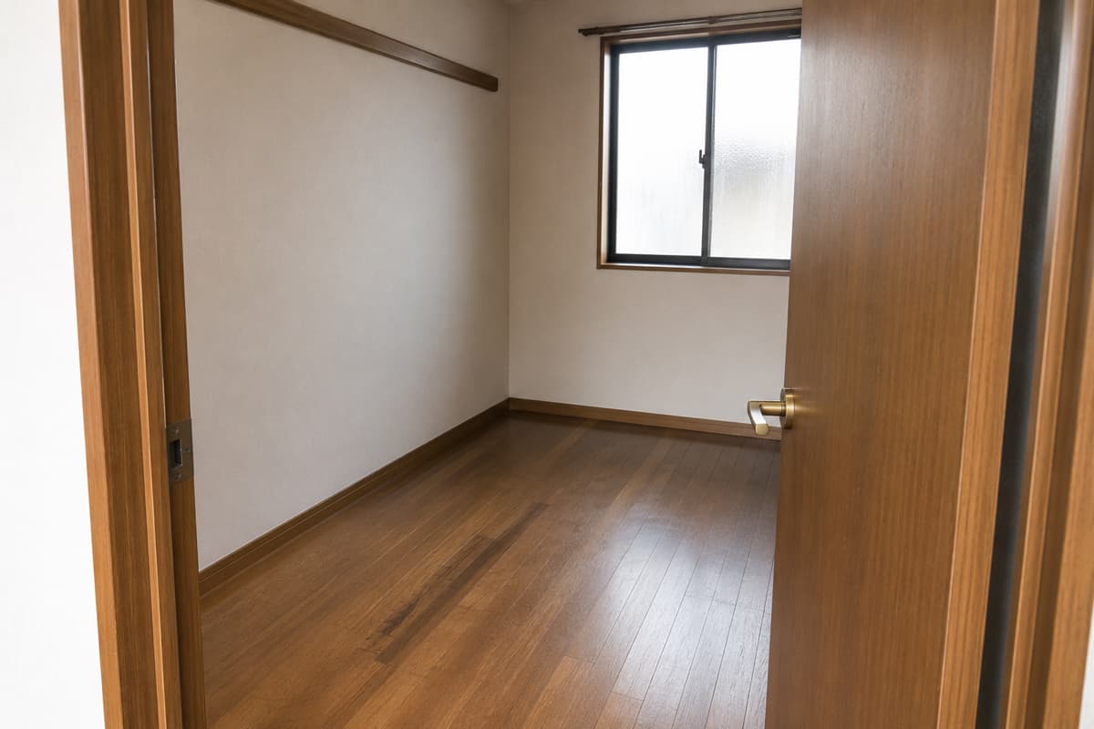 大型タンスの搬出後、すっきり片付いた2階の部屋